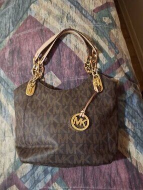 Michael Kors Signature Brown Shoulder Bag Gold Hardware Charm